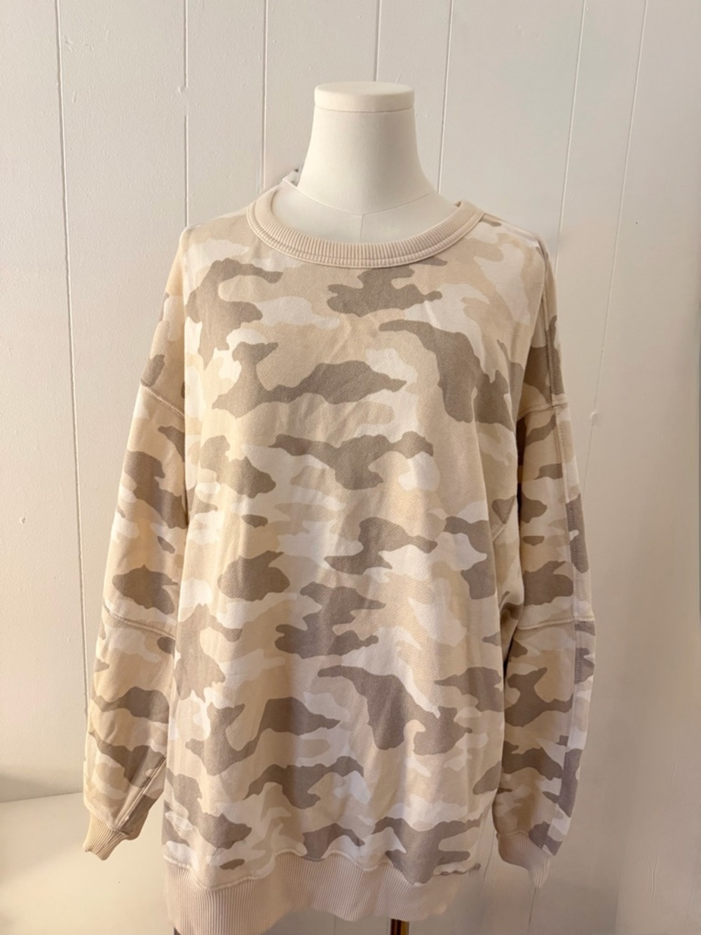 Aerie Beige & Cream Camo Crewneck over sized Sweater